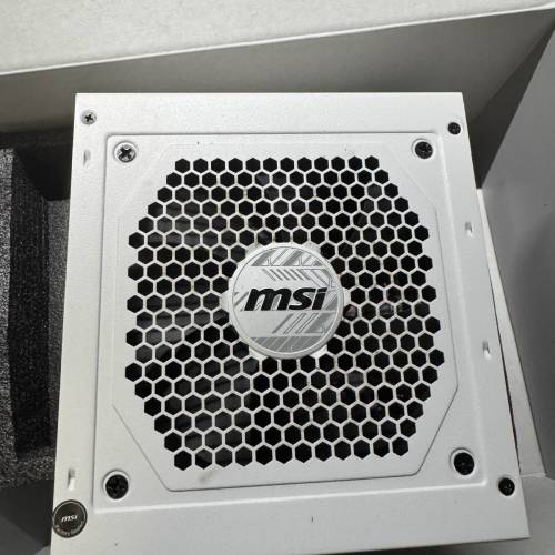 MAG A850GL PCIE5 WHITE · ATX 3.1 ready MSI 850W 白色火牛