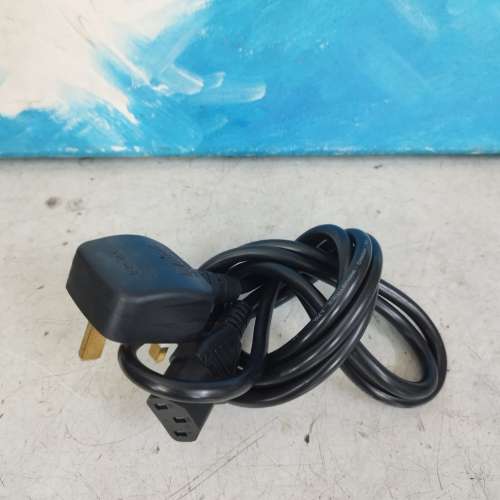 電腦電腦原裝線新淨，約2.0 m長，1條$10元，10條$50元，22條$100元