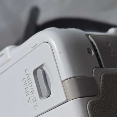 Canon佳能 eos 200d白色單反套裝 KIT 18-55mm 旅行相機