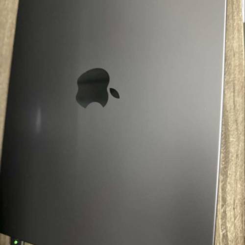macbook pro M1 pro 16+512