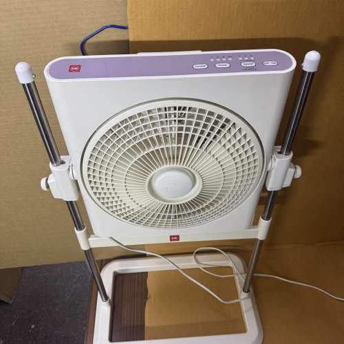 KDK  坐地鴻運扇，九成新，乾淨全正常。