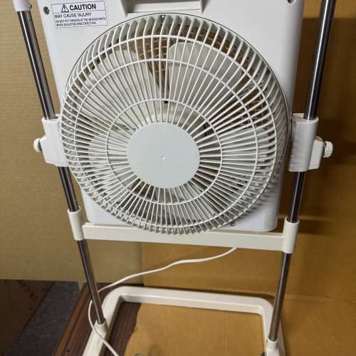 KDK  坐地鴻運扇，九成新，乾淨全正常。