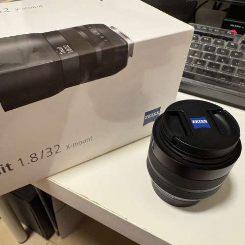 ZEISS Touit 1.8/32 X-Mount