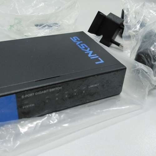 全新Linksys 5 ports Giga Switch + ATEN 2 ports KVM