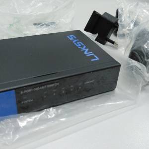 全新Linksys 5 ports Giga Switch + ATEN 2 ports KVM