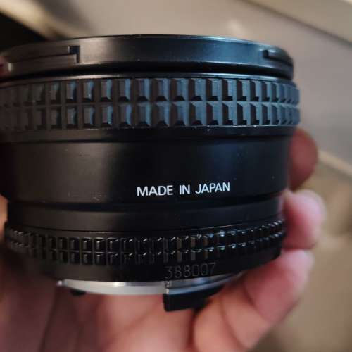 放95%新無花無MO兼少少塵原NIKON AF20mm 1.8 D鏡連HB-1遮光罩全套=$1000