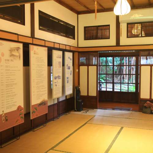 放95%新無花無MO兼少少塵原NIKON AF20mm 1.8 D鏡連HB-1遮光罩全套=$1000