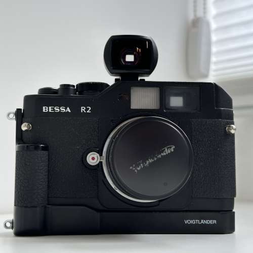 Voigtlander 福倫達 Bessa R2 with Trigger Winder Hand Grip & SUPER WIDE-HELIAR...