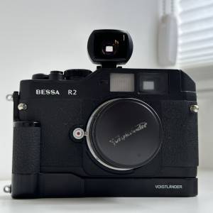 Voigtlander 福倫達 Bessa R2 with Trigger Winder Hand Grip & SUPER WIDE-HELIAR...