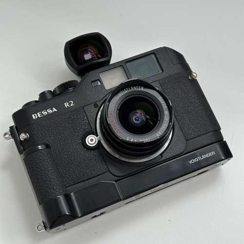 Voigtlander 福倫達 Bessa R2 with Trigger Winder Hand Grip & SUPER WIDE-HELIAR...