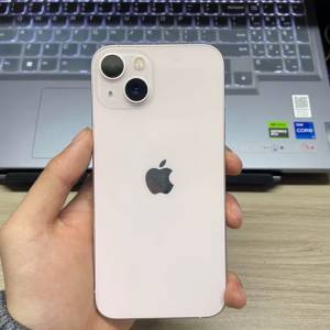 Apple iPhone 13 512G， 6.1寸大荧幕，電池效能92 ％，功能全部正常運作，已貼貴價...