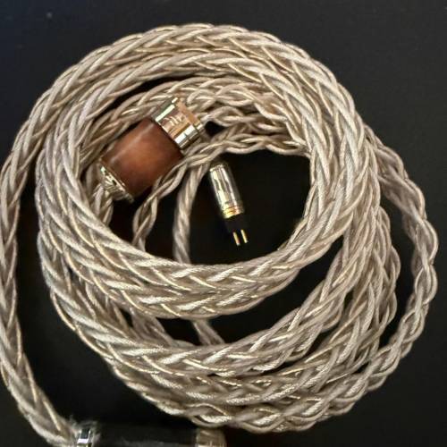 Effect Audio Horus x Leonidas II 8w 4.4mm  2pin 有保養