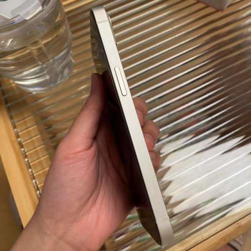 iPhone 13  512GB ，電池容量91 %，跟全新玻璃鋼化貼及保護套