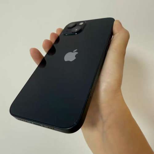 iPhone 13 512G ，電池效能92 %，換機放售，已貼上原裝鋼化Mon及贈送全新手機套。