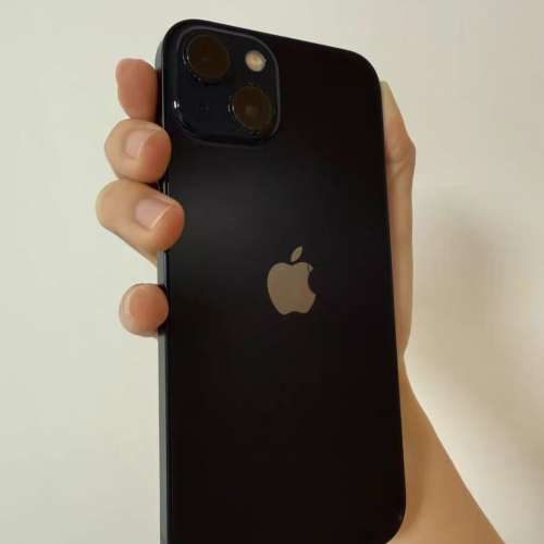 iPhone 13 512G ，電池效能92 %，換機放售，已貼上原裝鋼化Mon及贈送全新手機套。
