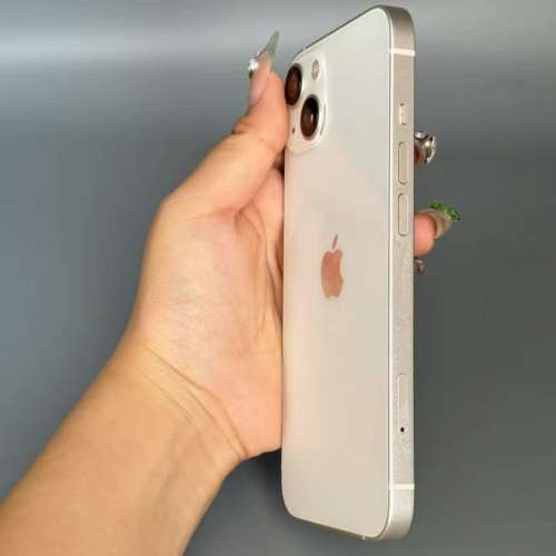 Apple iPhone 13 512G， 6.1寸大荧幕，電池效能92 ％，功能全部正常運作，已貼貴價...