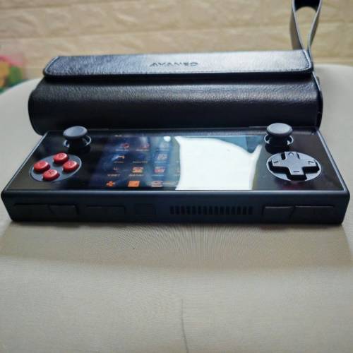 99.999% new Ayaneo pocket micro 8g ram + 256grom 紅黑金屬機身頂配 版