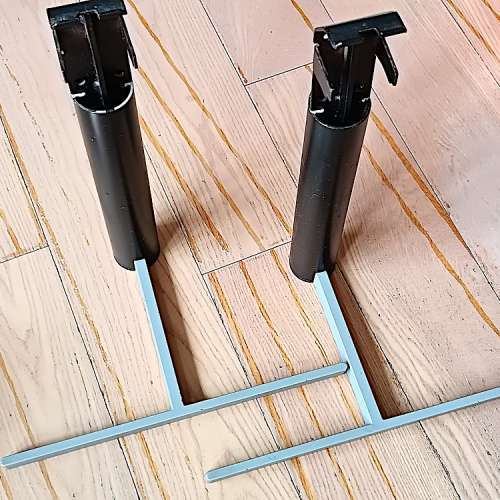 Pair of metal stands for b&o Redline Series speakers