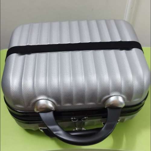 全新12吋手提行李盒New handcarry luggage suitcase box