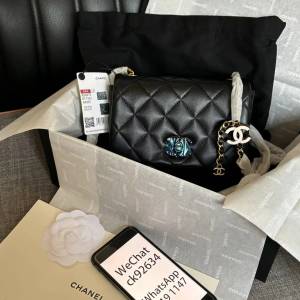 Chanel 琺瑯扣 Mini CF