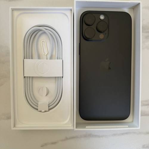 IPHONE 16 PRO MAX（解鎖）512 GB，附 TIKTOK、CAPCUT 和 TIKTOK STUDIO！