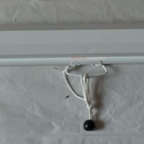 72吋簡易壁掛投影幕