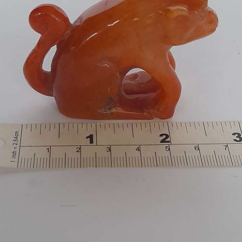 紅東陵A玉雕老鼠擺件，約2.5乘2.5 吋。全立體雕刻好工。no.4.6.25