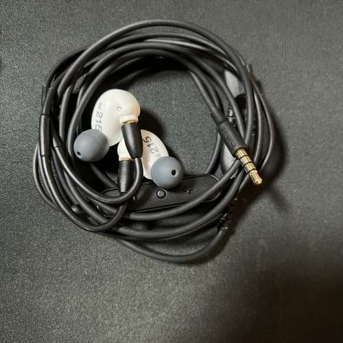 SHURE SE215 & SENNHEISER IE80S