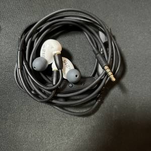 SHURE SE215 & SENNHEISER IE80S