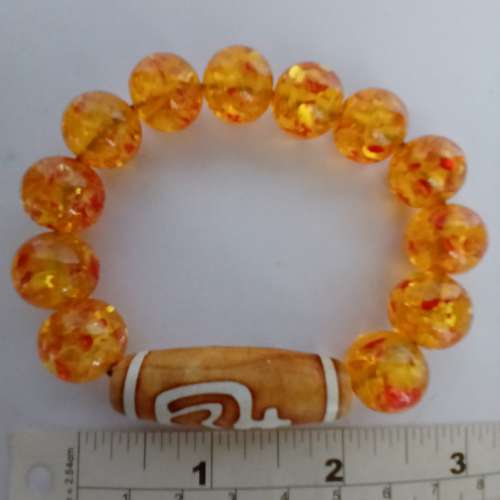 一手三條A玉/瑪瑙/樹脂手串 配上天珠，共售300元，單一條160元。no.D5.6.25