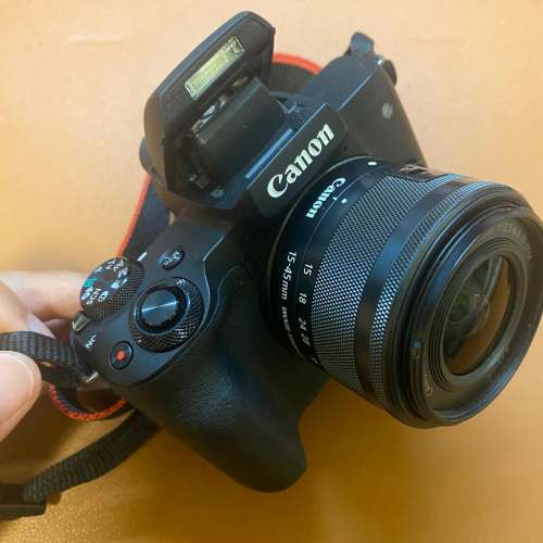 Canon EOS M50 鏡頭套裝, 15-45mm f3.5-6.3 & 50mm f1.8
