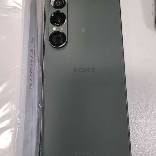 99%新 sony xperia 1 vii 綠色 12+256全套 有盒 有單 有原裝機套 沒有其他贈品