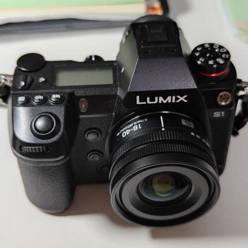 Panasonic S1 Panasonic 18-40mm