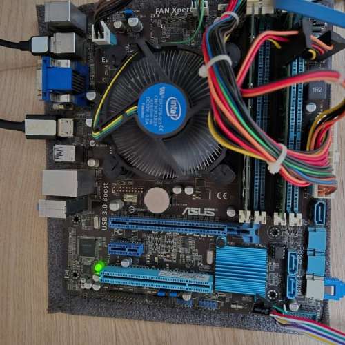Asus B75M PLUS Micro ATX 主版 Socket 1155 支援第2代及第3代 處理器