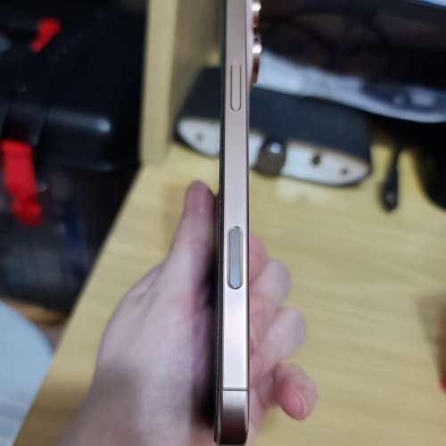 iPhone 16 pro Max 256GB 金色