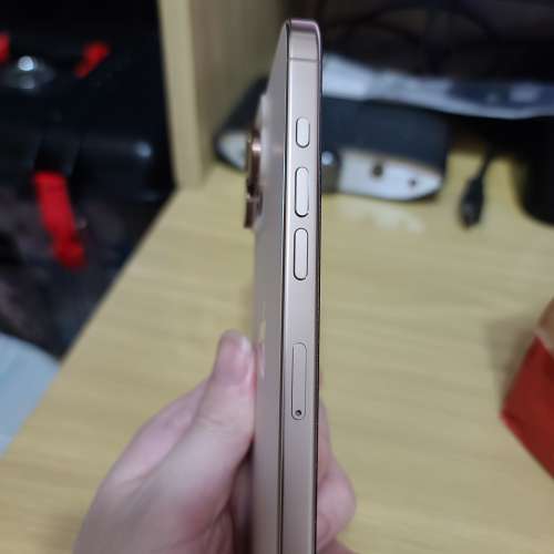 iPhone 16 pro Max 256GB 金色