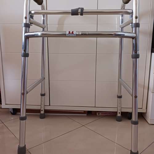 台灣健之星助行架 walking aids