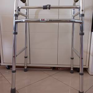 台灣健之星助行架 walking aids