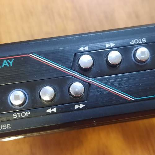 Sony Walkman 雙卡式，能播。