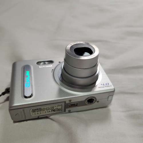 Casio Exilim Zoom EX-Z4 ccd 日本制造 懷舊輕便相機 如有興趣請WhatsApp 97633473