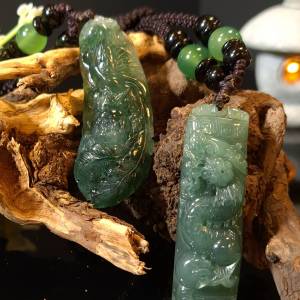 立體仿古龍雕洒金無事牌﹑隨形雕飄花鳳凰對牌