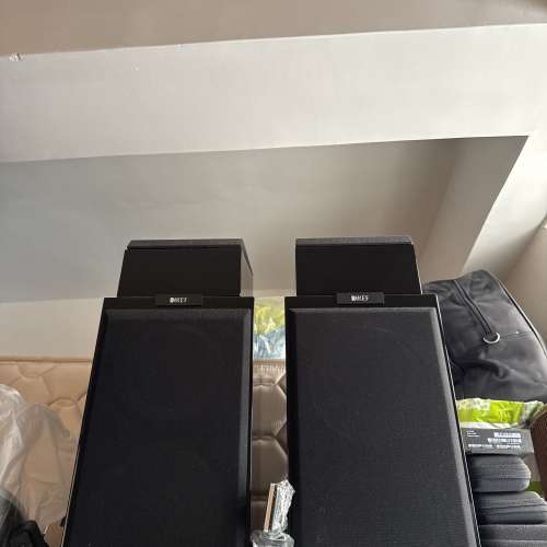 Kef r3