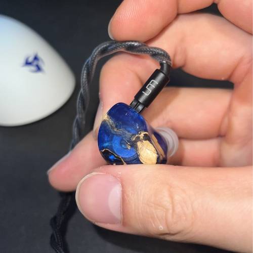 全套99新um mason fs 或者可以加錢換藍寶石或其他類似價位耳機