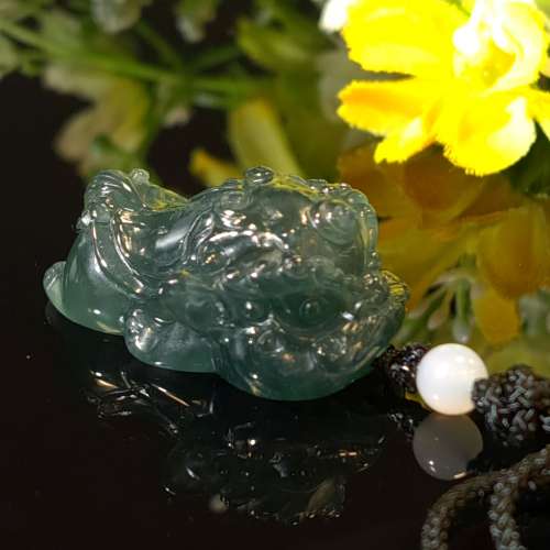 趣緻立體雕藍水南獅吊墜