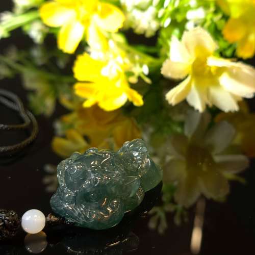 趣緻立體雕藍水南獅吊墜