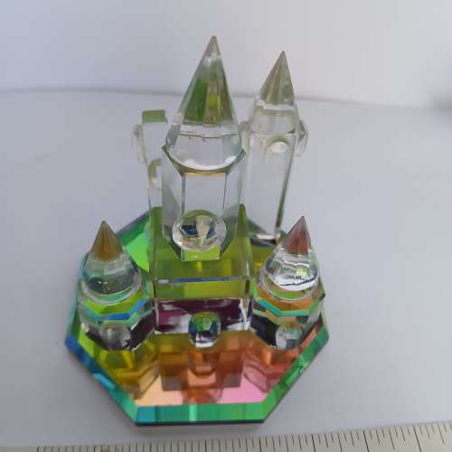 清理舊存貨一手八件水晶擺件， 共售380元。no.DR9.6.25