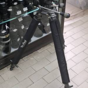 感謝友人捐出 GITZO G410 腳架  $1500 所有款項全數捐到救助動物義工，謝謝。