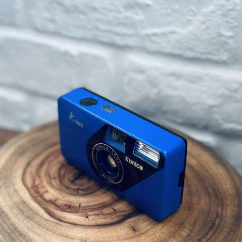 出售Konica 菲林相機一部，型號：k mini,入電後液晶體顯示屏會著，冇用菲林試機，所...