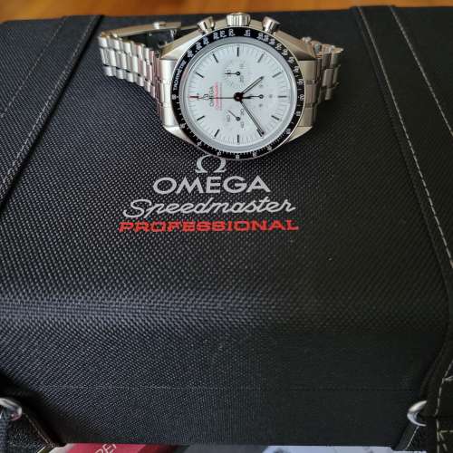 White Moonwatch ( 42mm ) 行貨