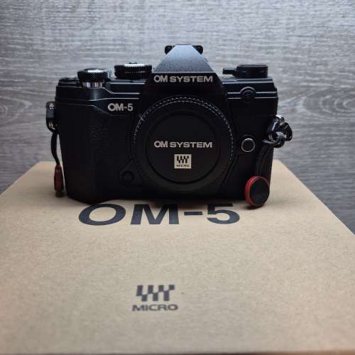 Olympus OM-5